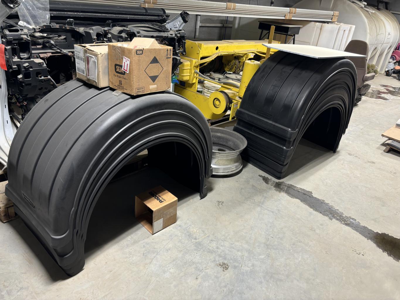 DRIVE AXLE FENDERS